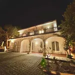 Lamapulia Pensión 4*