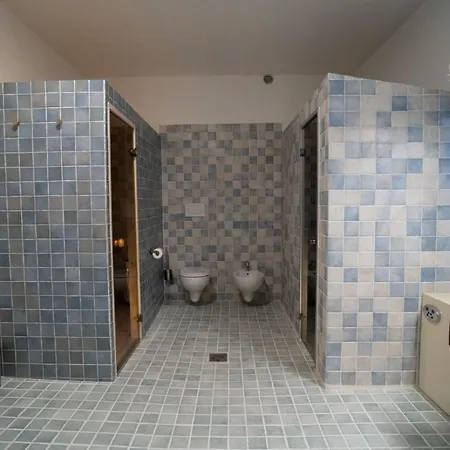 ゲストハウス Lamapulia 4*