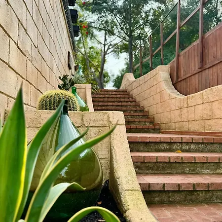 Lamapulia Konukevi 4*