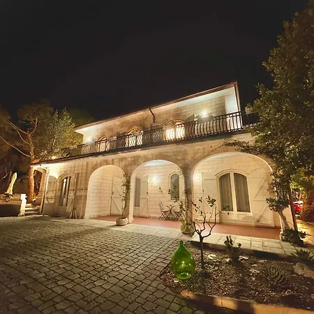 Lamapulia Maison d'hôtes 4*